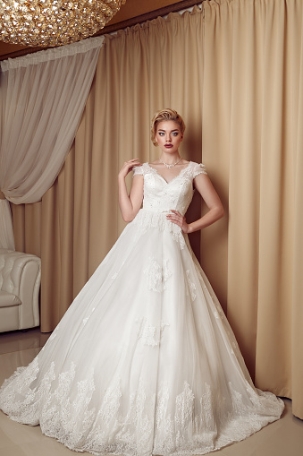 The Classic Full-Length Bridal Portrait